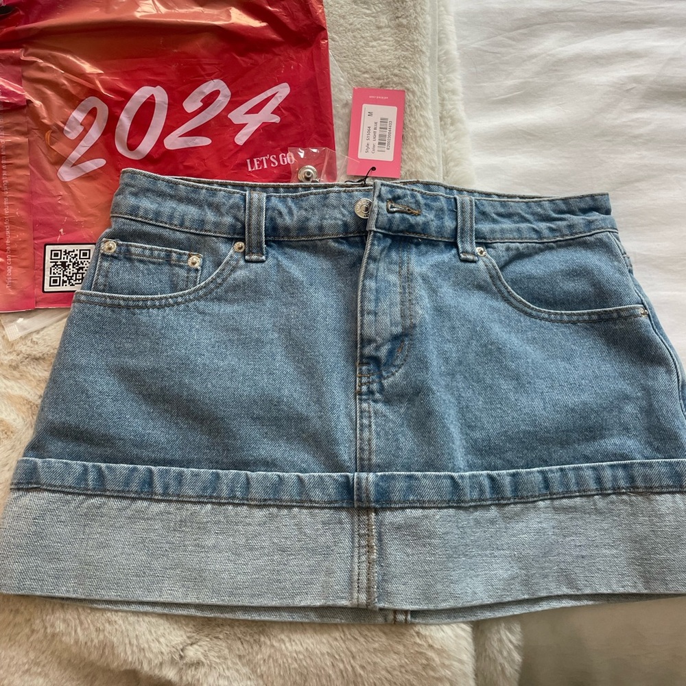 NWT Edikted mini skirt size M